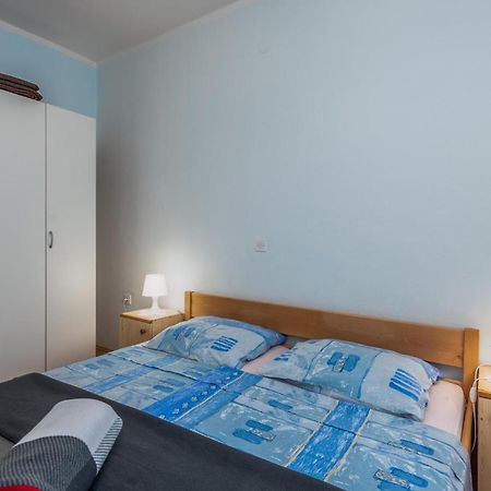 Beautiful Apartment In Pinezici With Wifi Kültér fotó