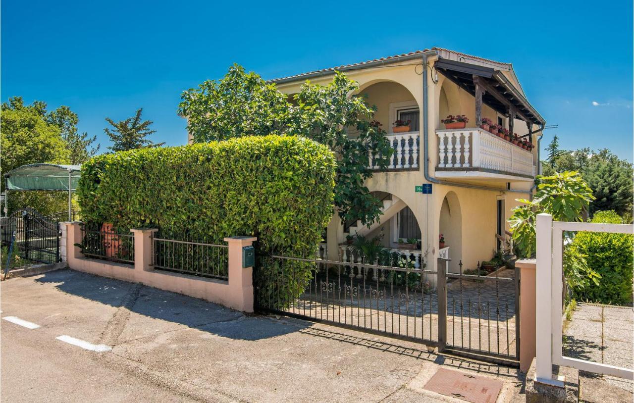 Beautiful Apartment In Pinezici With Wifi Kültér fotó