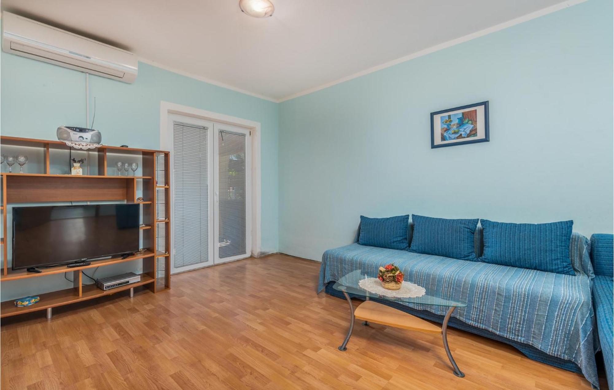 Beautiful Apartment In Pinezici With Wifi Kültér fotó