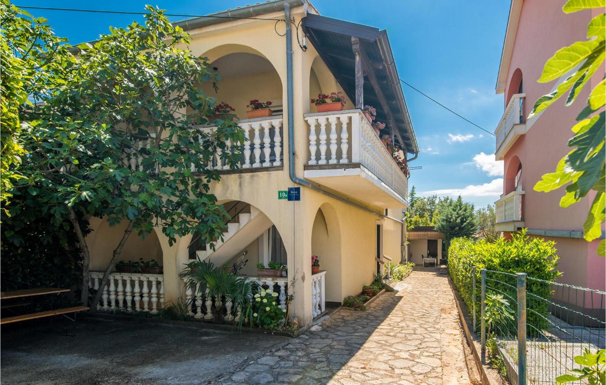 Beautiful Apartment In Pinezici With Wifi Kültér fotó